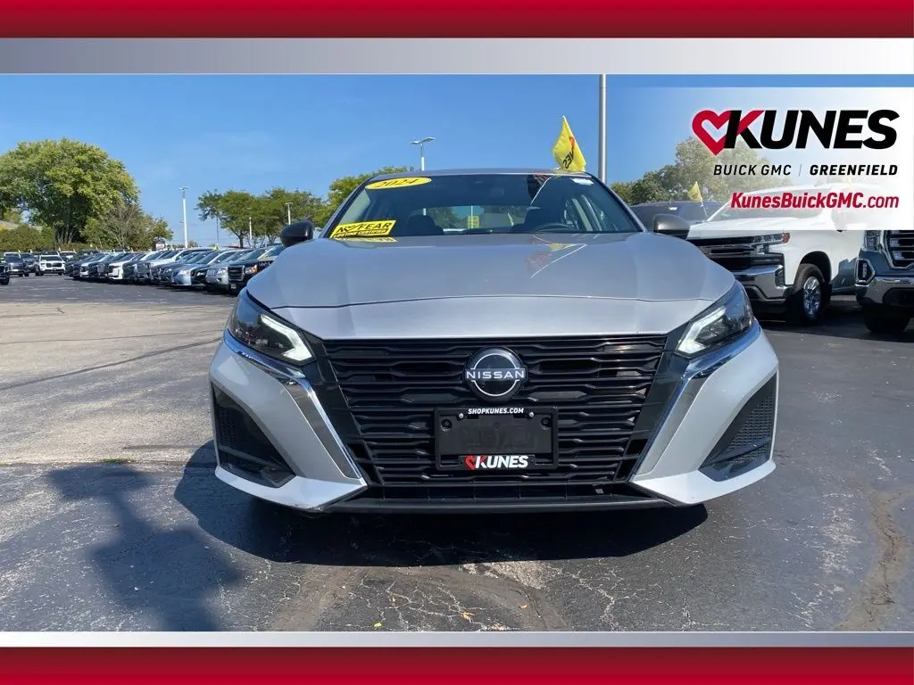2024 Nissan Altima 2.5 SV photo 10