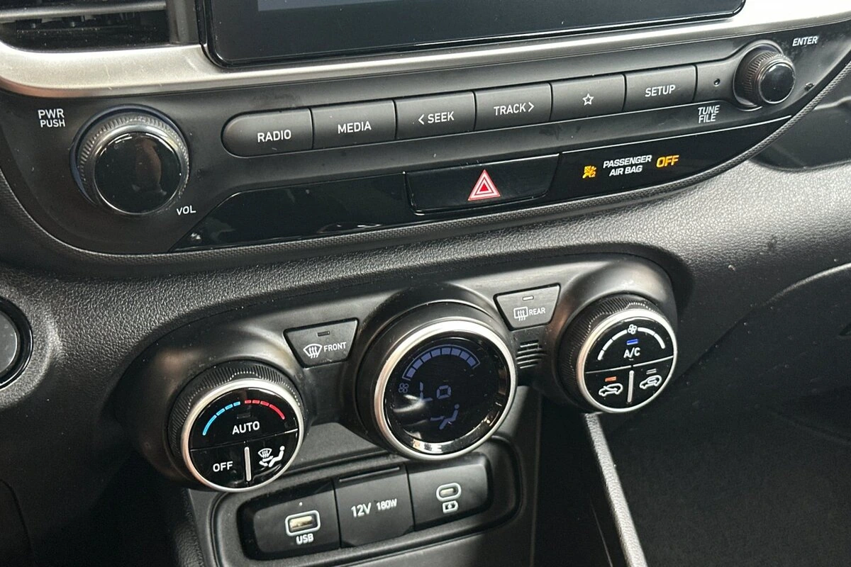 2025 Hyundai Venue SEL - Photo 20