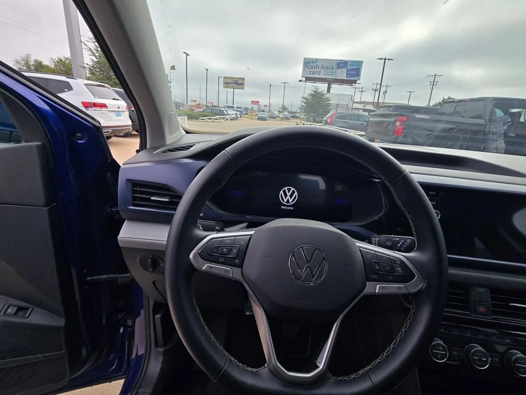 2024 Volkswagen Taos SE - Photo 13