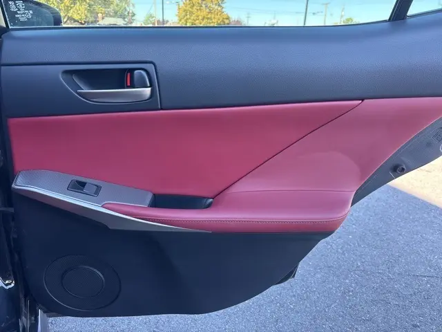 2018 Lexus IS 300 photo 12