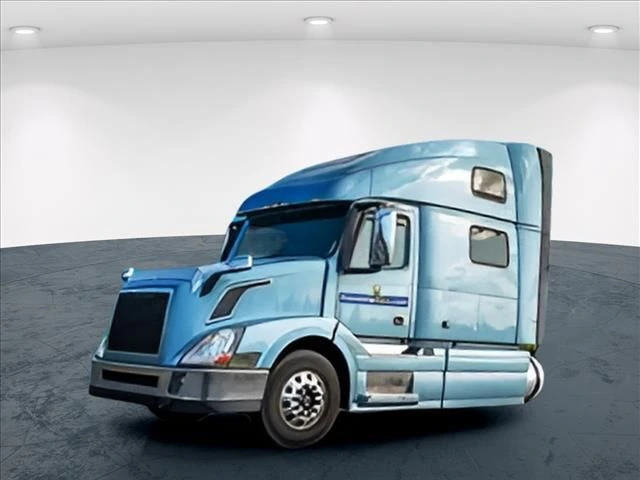 2023 Volvo - image 12