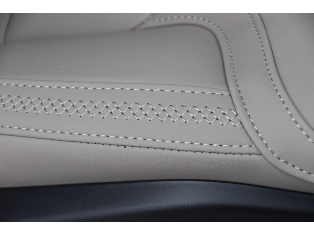 2026 Volvo - image 33