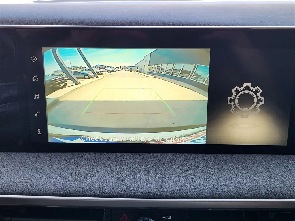 2025 Nissan Kicks SV photo 11