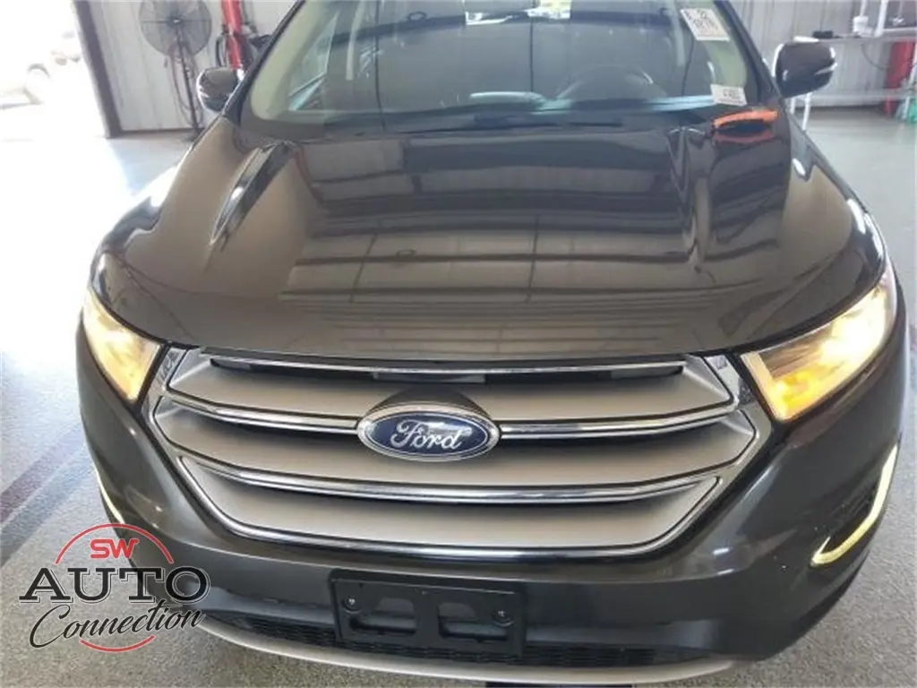 2016 Ford Edge SEL photo 3