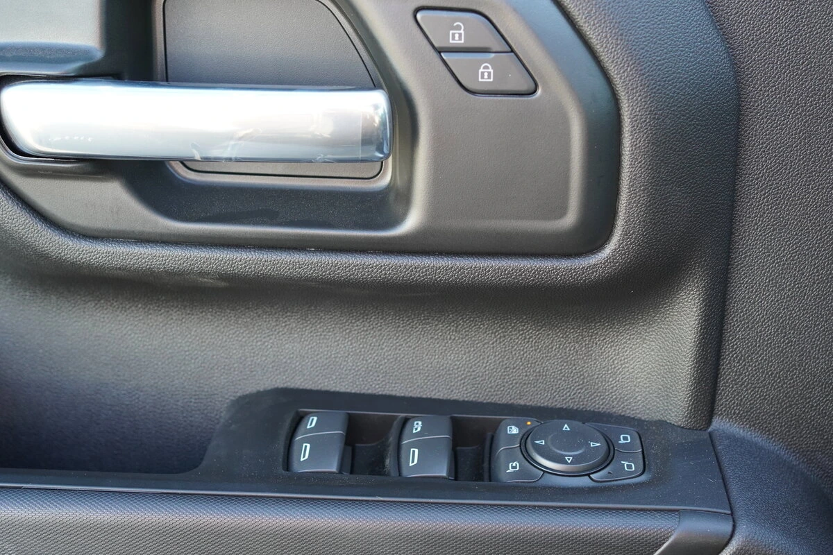 2025 GMC Sierra 3500 Chassis Cab Pro - Photo 24