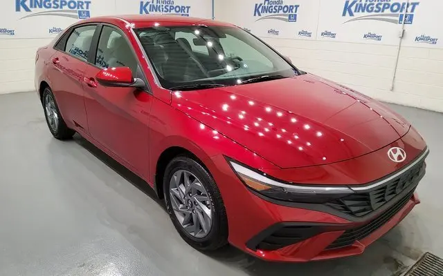 Used 2024 Hyundai Elantra Blue with VIN KMHLM4DJ5RU118297 for sale in Kingsport, TN