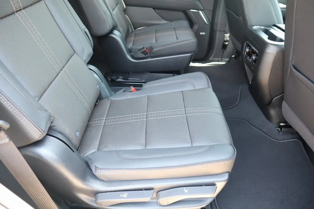 2026 Chevrolet Tahoe High Country photo 7