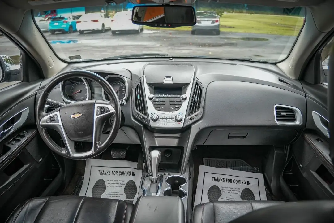 2011 Chevrolet Equinox LT photo 26