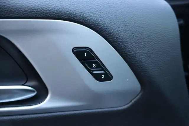 2026 Chrysler Pacifica Limited photo 7