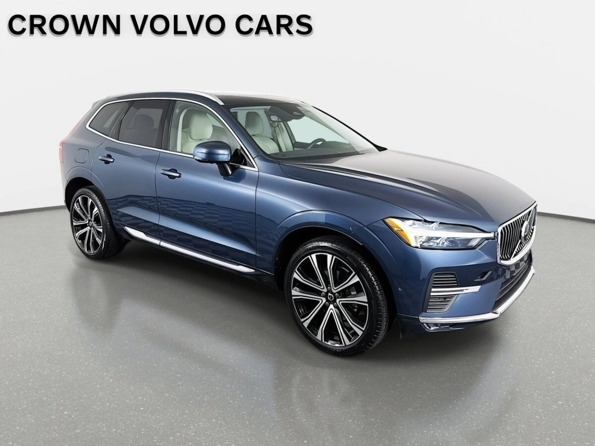 2023 Volvo - image 3