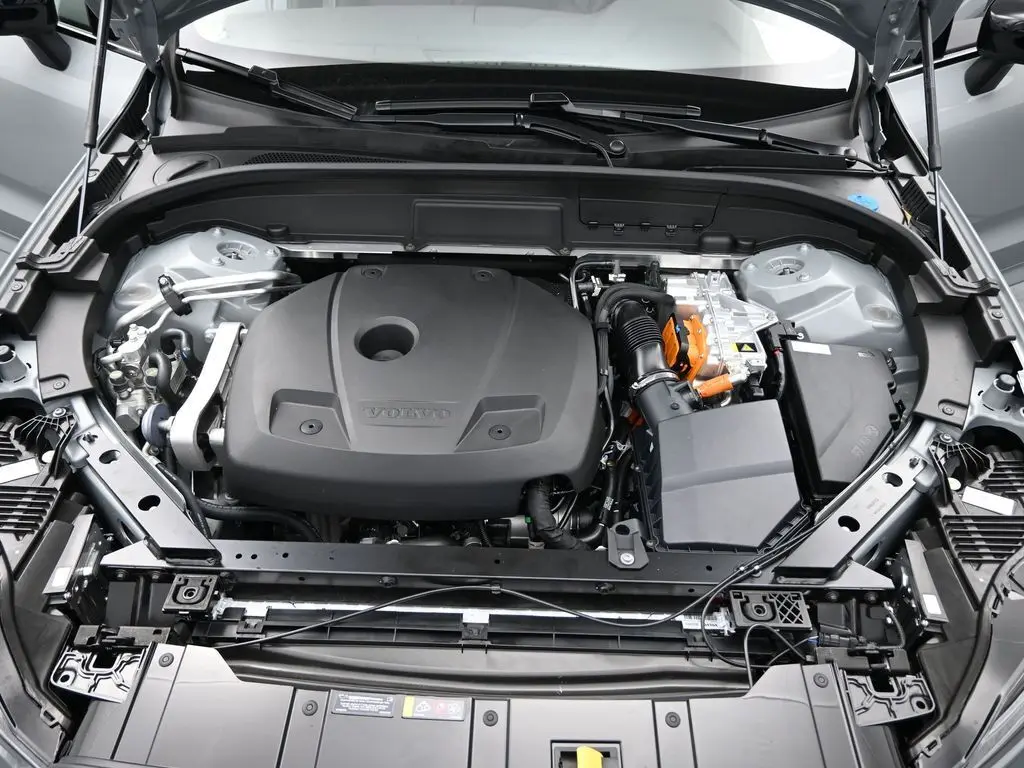 2026 Volvo - image 29