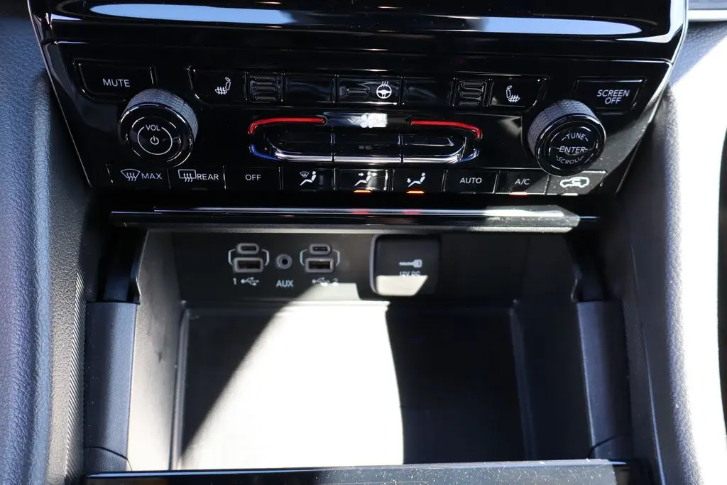 2024 Jeep Grand Cherokee Laredo photo 19