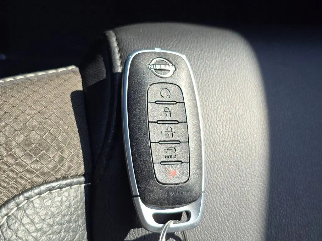 2024 Nissan Pathfinder SL photo 27