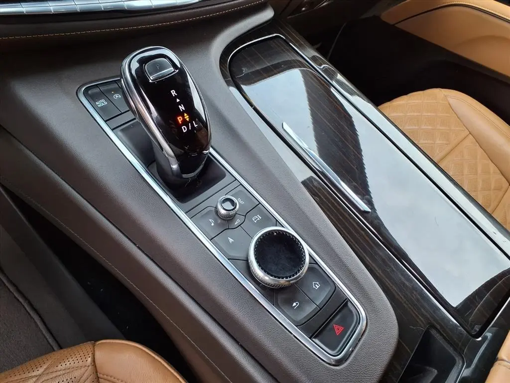 2023 Cadillac Escalade Premium Luxury photo 27
