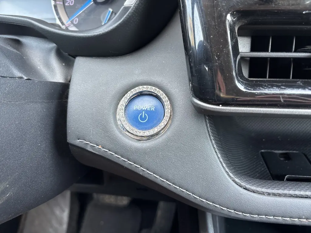 2022 Toyota Highlander Hybrid XLE photo 13
