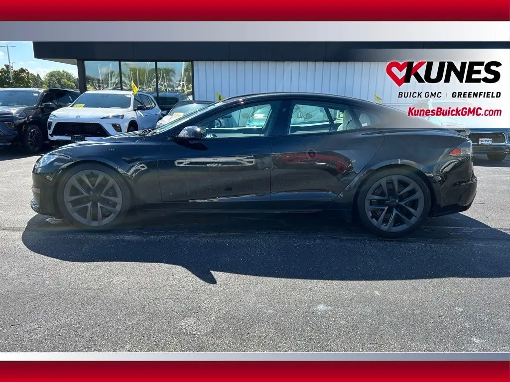2022 Tesla Model S Plaid photo 5