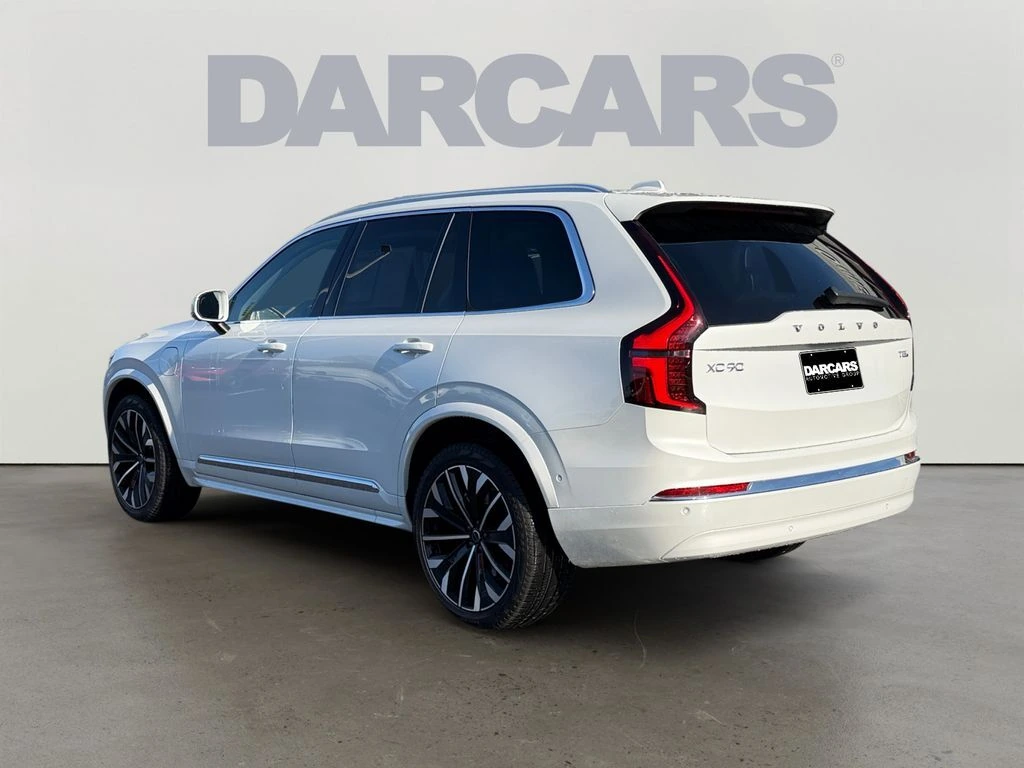 2025 Volvo - image 5