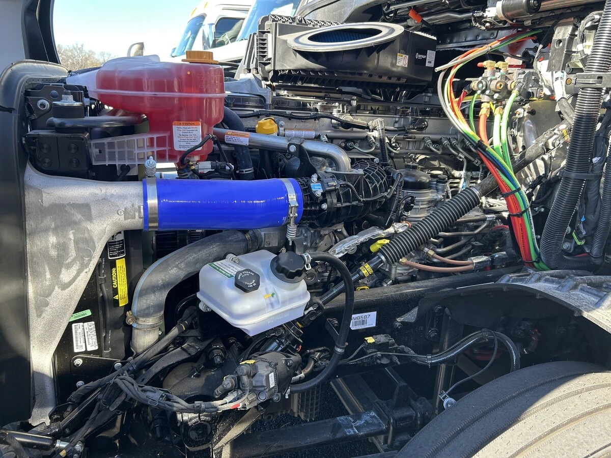 2026 Freightliner Cascadia - image 8