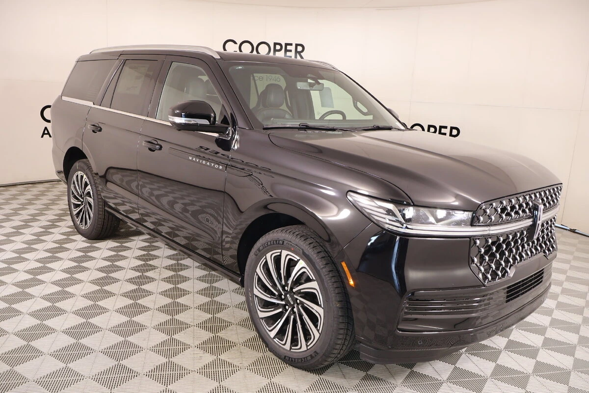 2027 Lincoln Navigator
