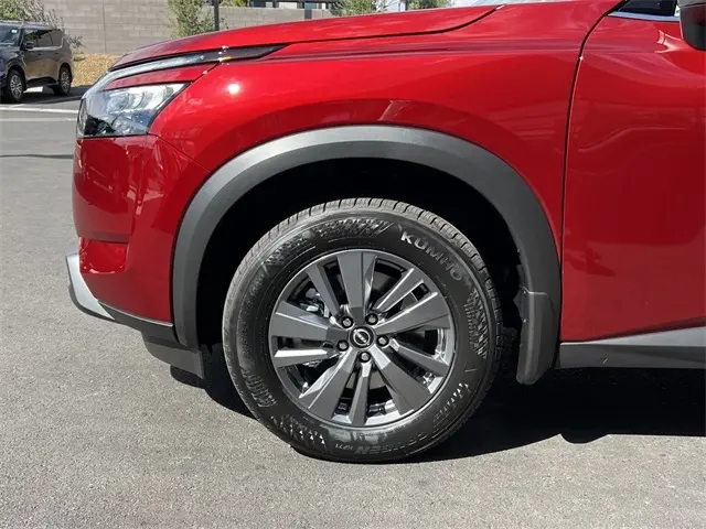 2025 Nissan Pathfinder SV photo 27