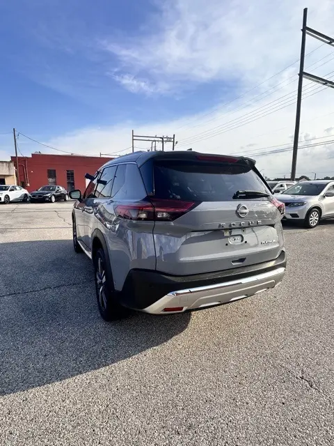2023 Nissan Rogue Platinum photo 8