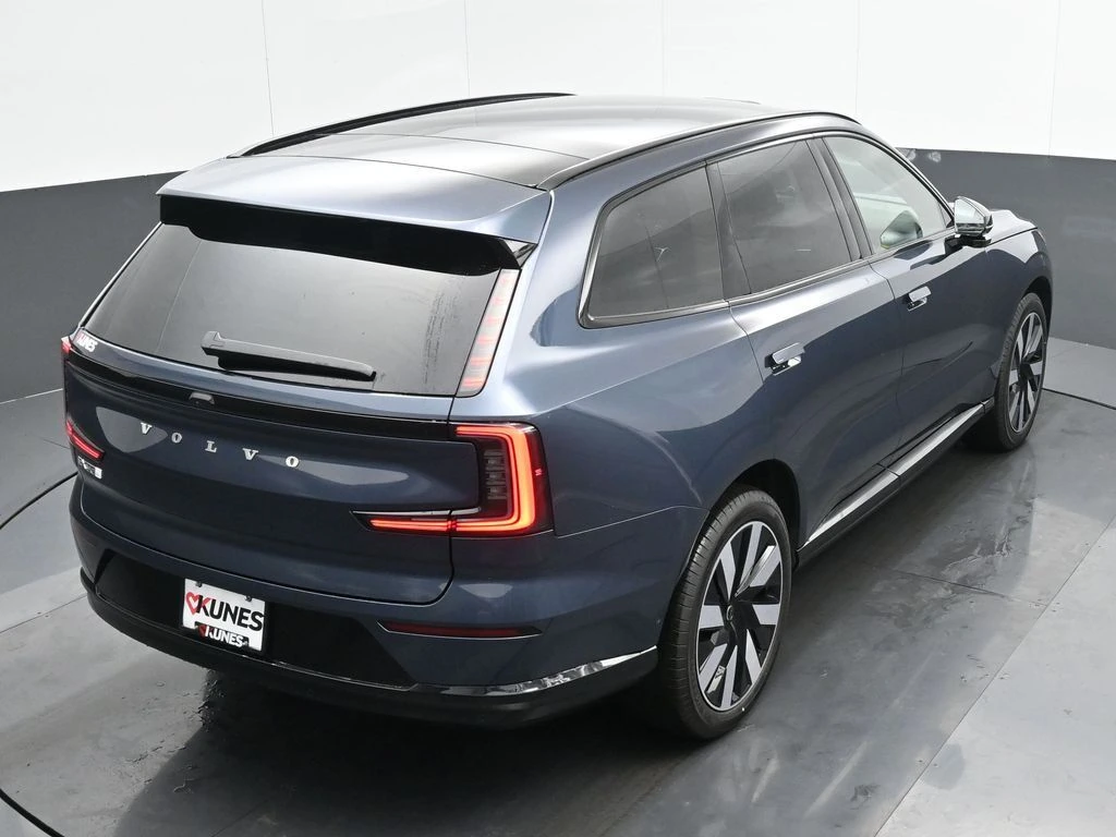 2025 Volvo EX90 Ultra - Photo 24