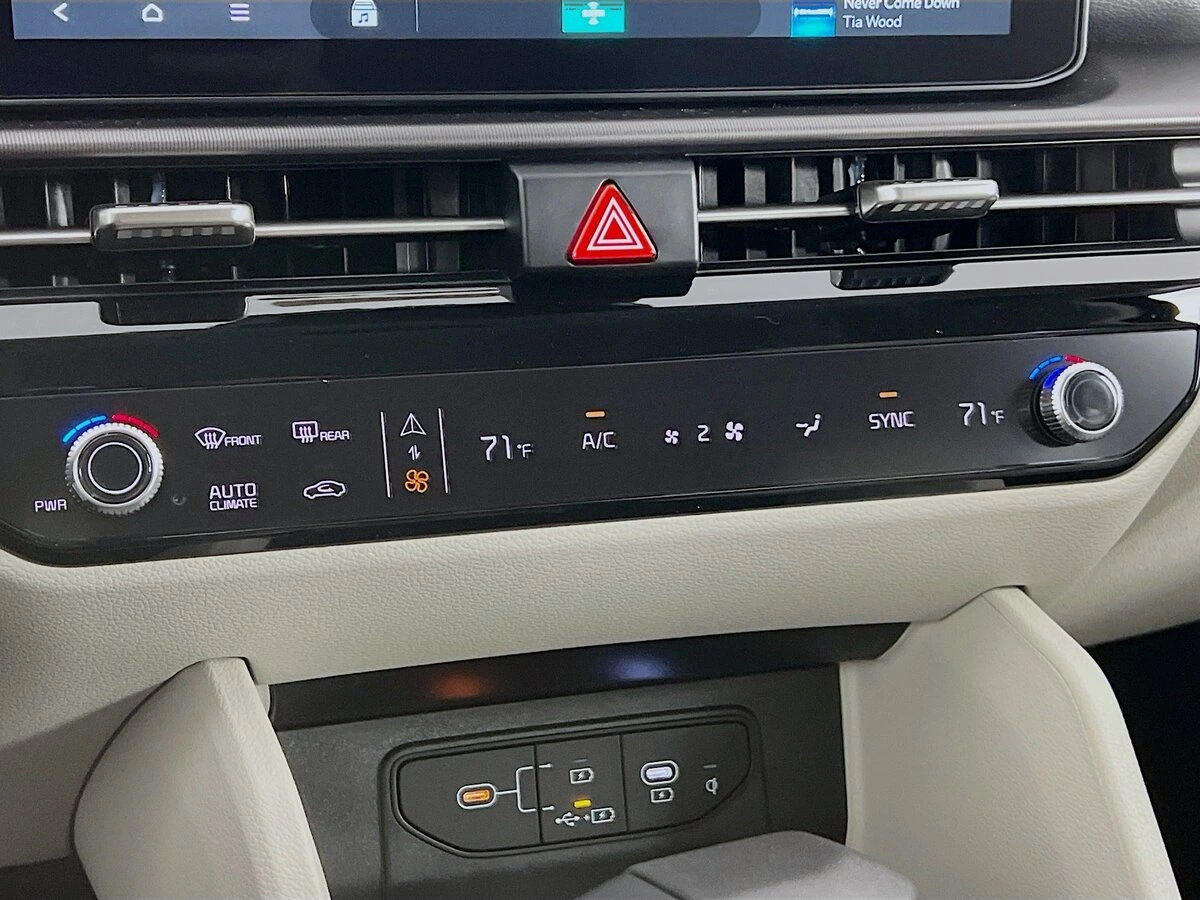 2026 Kia Sportage EX - Photo 9