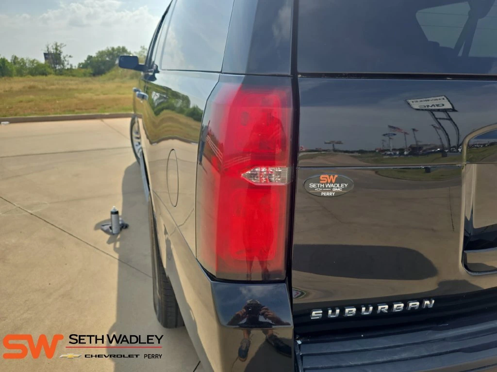 2019 Chevrolet Suburban LT - Photo 35