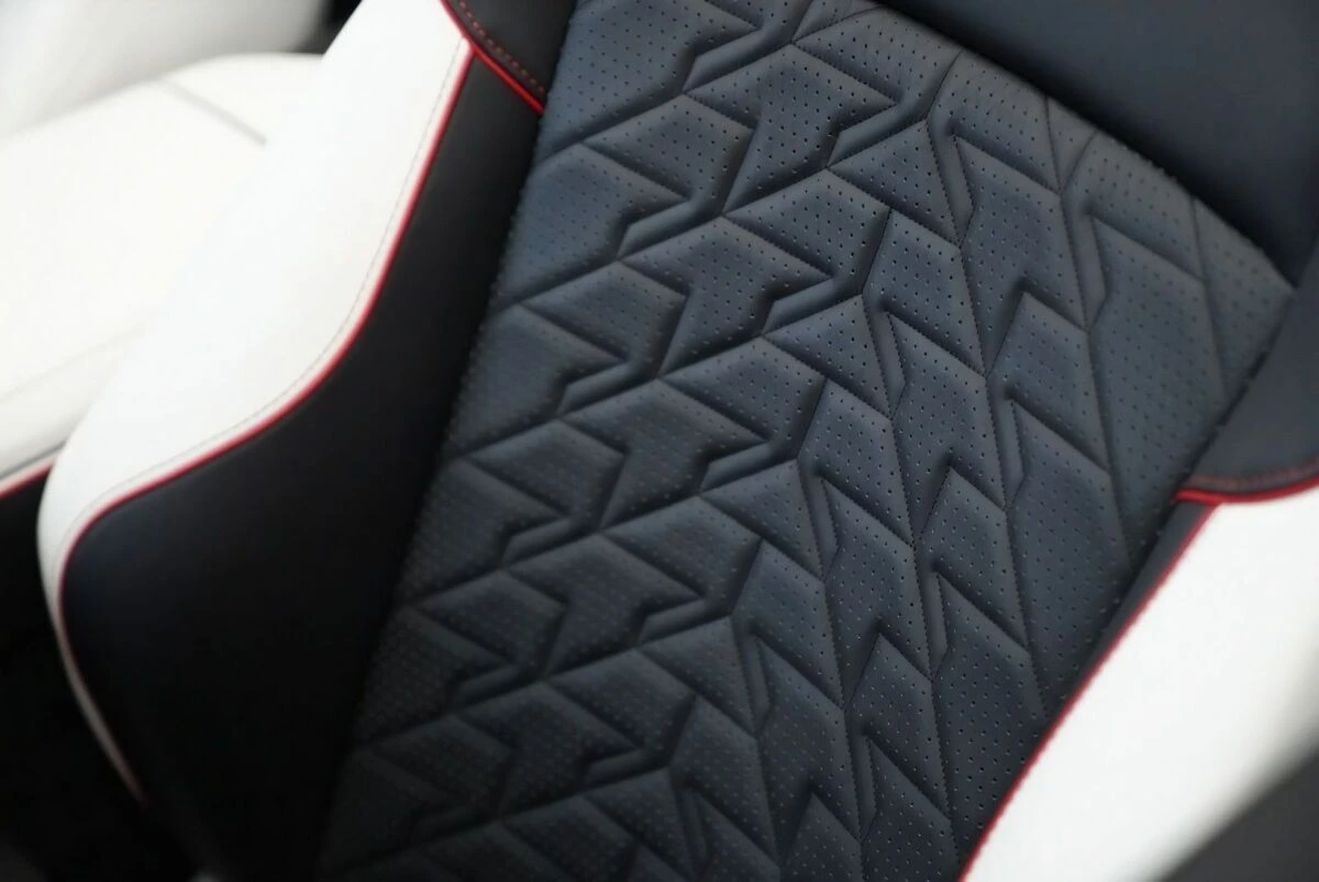 2026 Aston Martin Vanquish Base - Photo 6