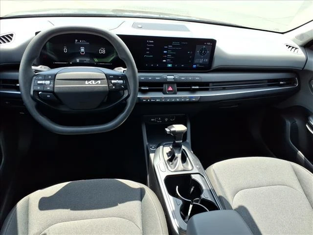 2025 Kia K4 LXS - Photo 23