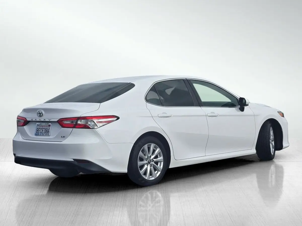 2018 Toyota Camry L photo 3