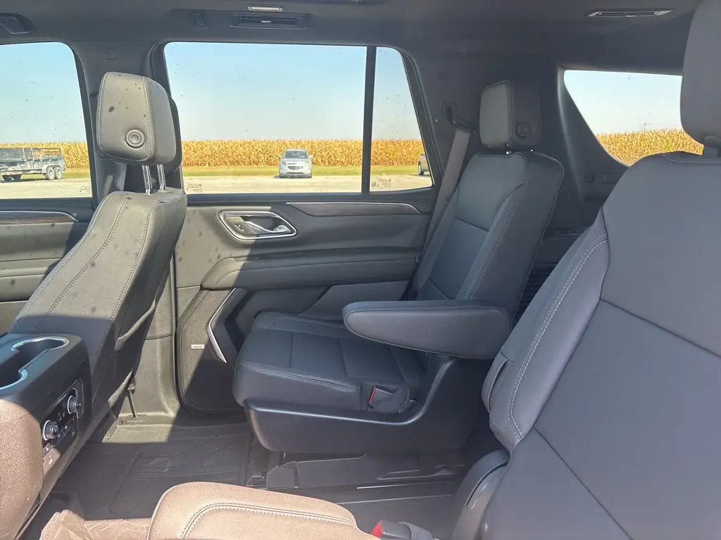 2024 Chevrolet Tahoe Z71 photo 11