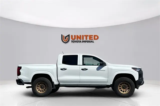 2023 Chevrolet Colorado Work Truck photo 2