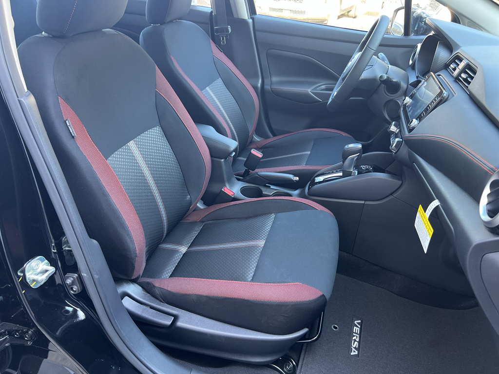 2025 Nissan Versa SR photo 15
