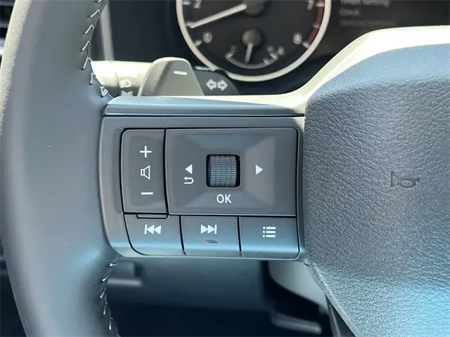 2026 Nissan Rogue SV photo 11