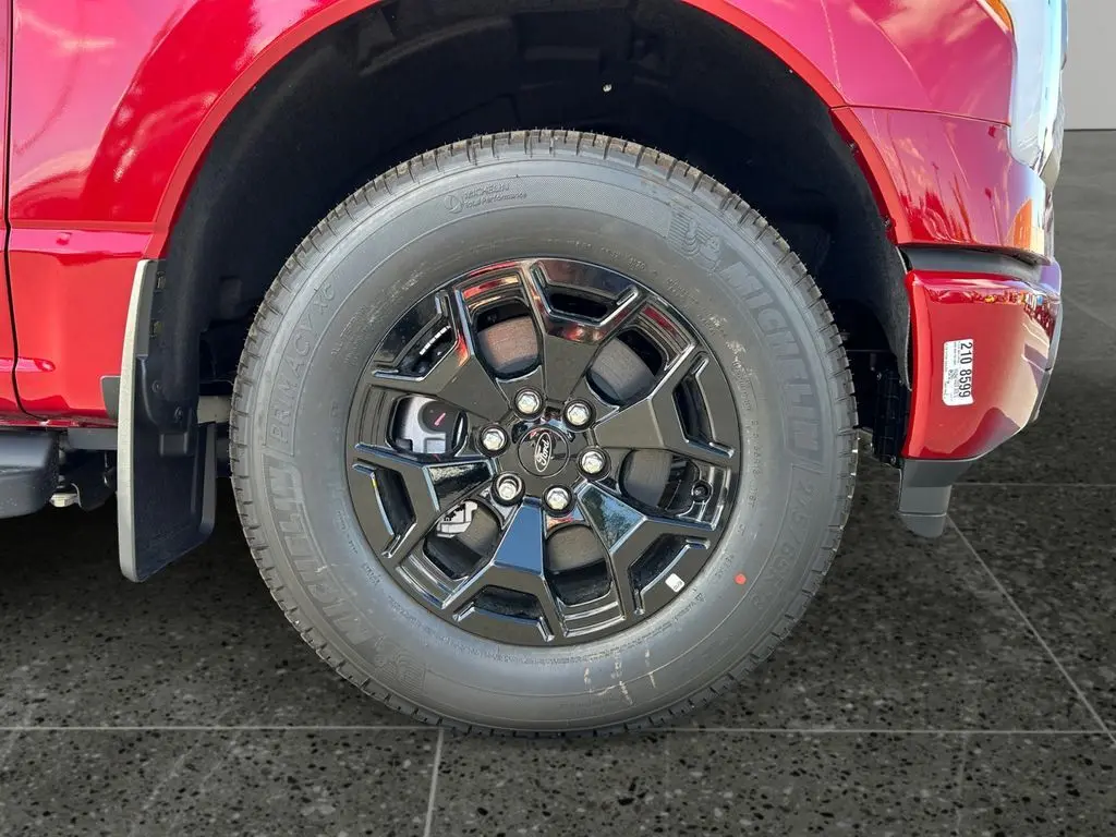 2025 Ford F-150 Lightning XLT photo 9