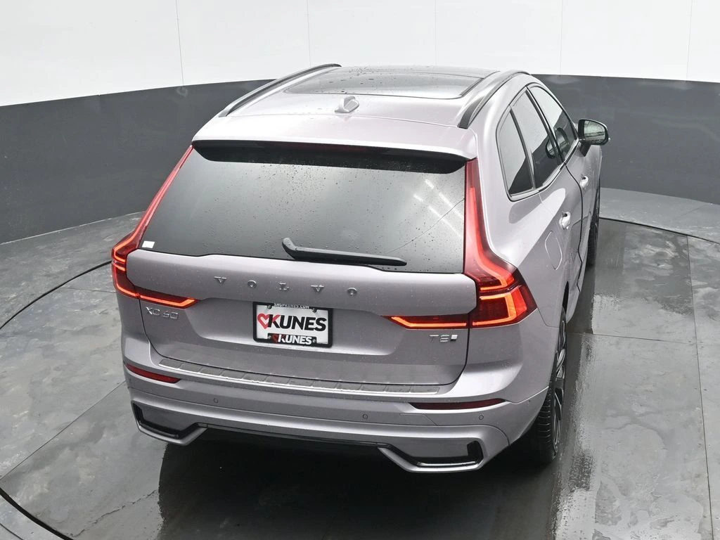 2026 Volvo - image 29