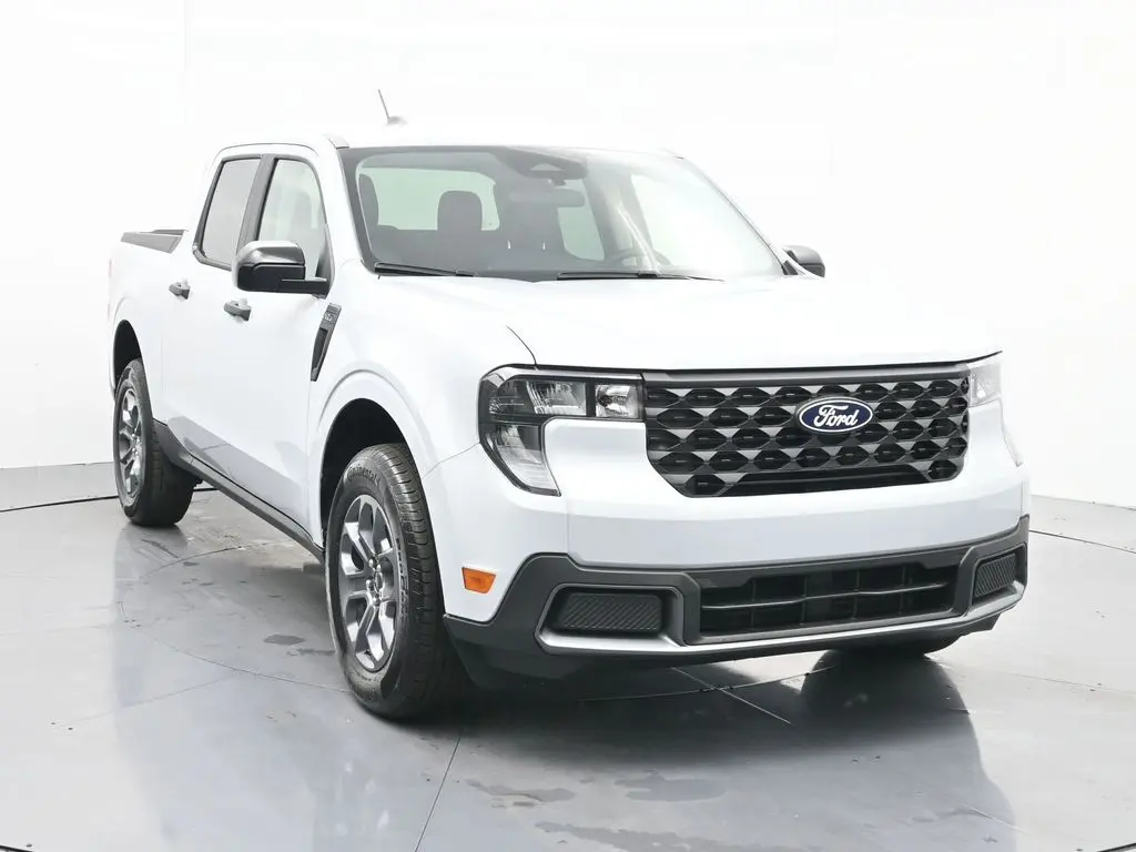 2025 Ford Maverick XLT photo 2