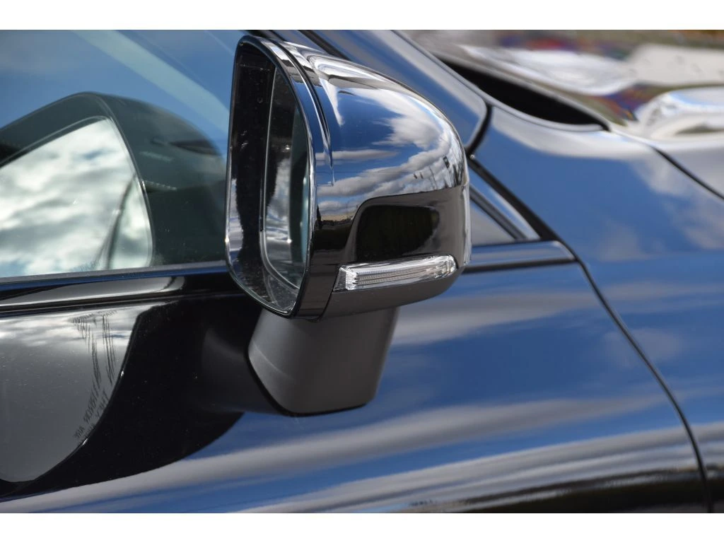 2026 Volvo - image 30