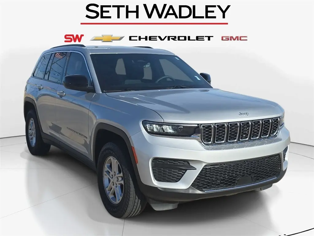 2025 Jeep Grand Cherokee Laredo's photo