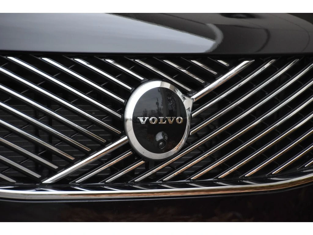 2026 Volvo - image 10
