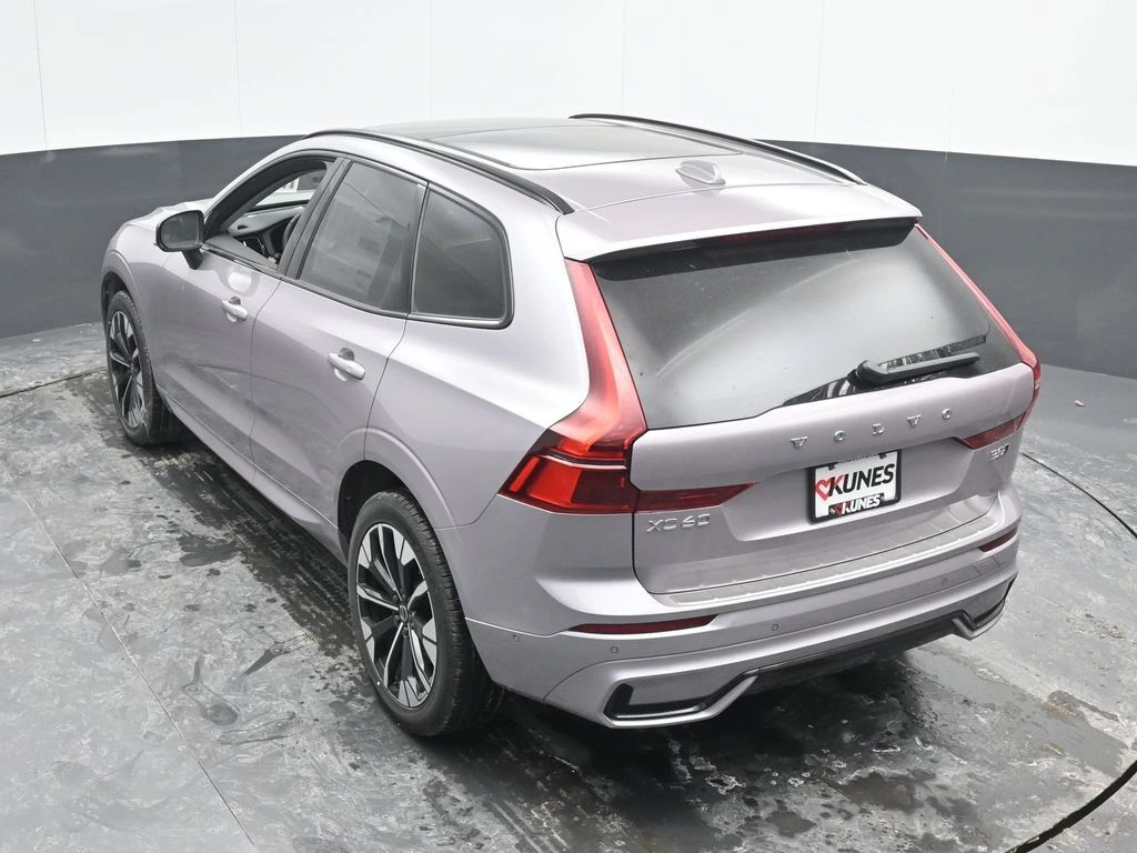 2026 Volvo - image 36