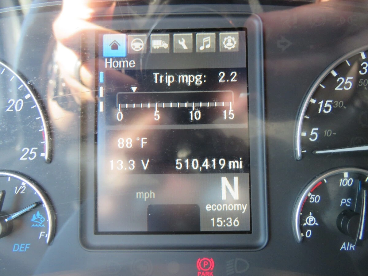 2023 Freightliner Cascadia - image 22