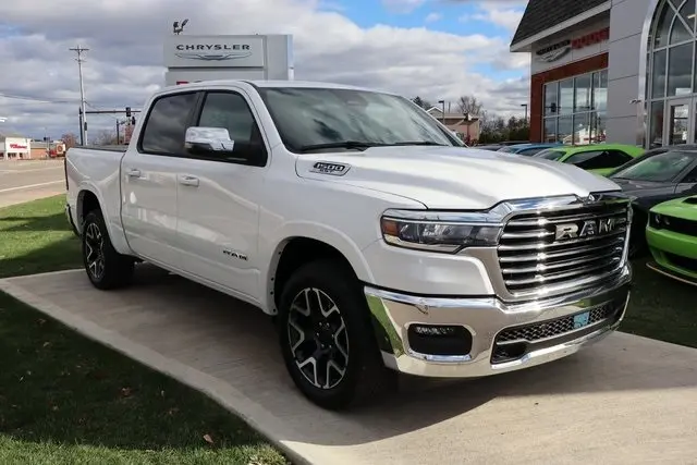 2025 Ram 1500 Laramie photo 3