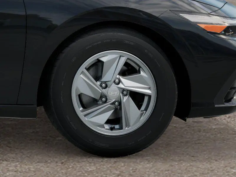 2025 Hyundai Elantra SE photo 7