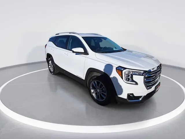 2024 Gmc Terrain SLT photo 2