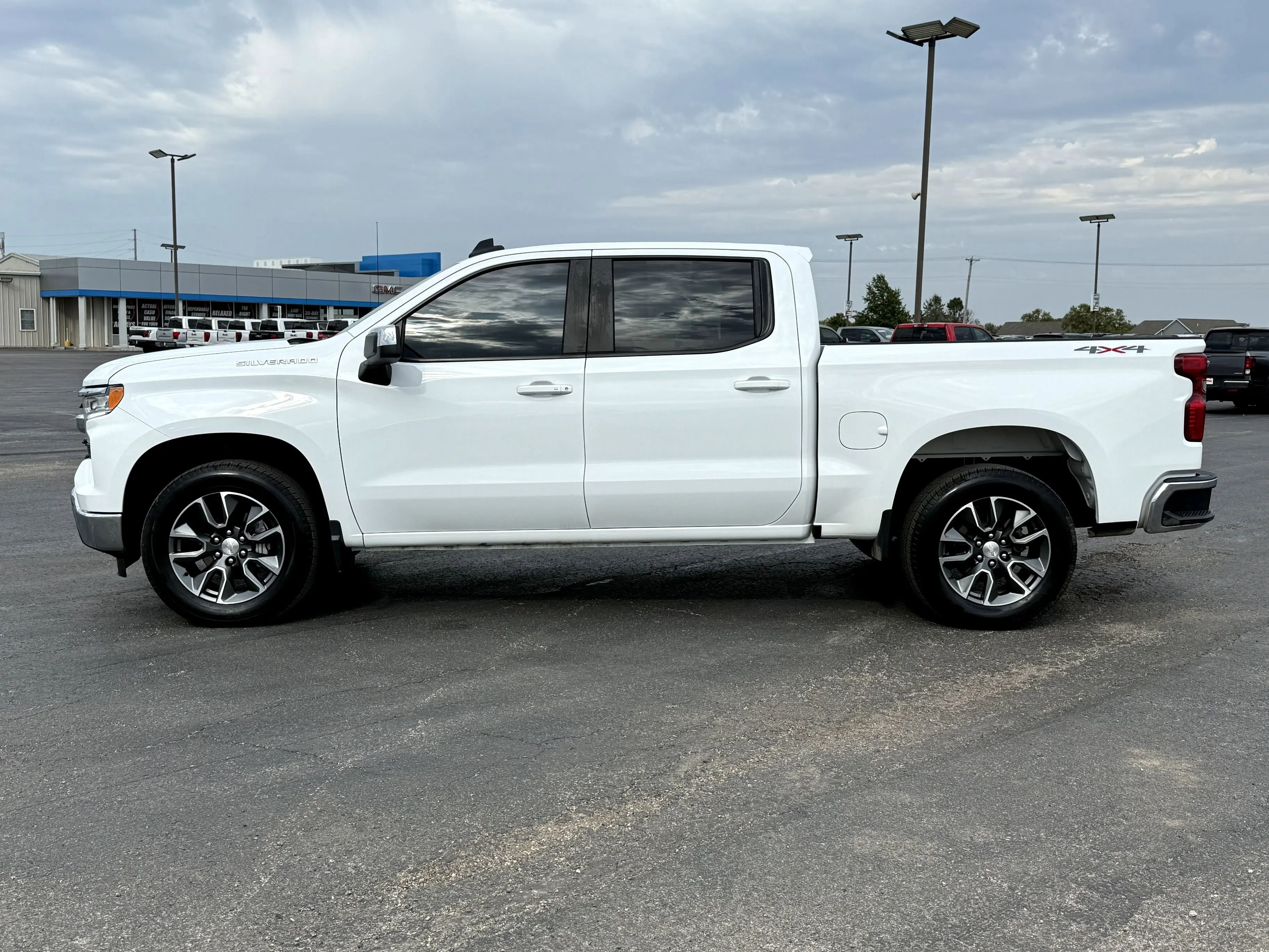 2023 Chevrolet Silverado 1500 LT photo 6