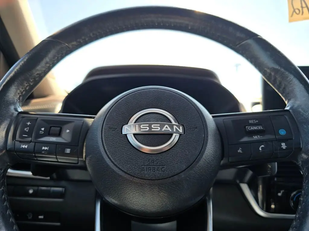2023 Nissan Rogue SL photo 17