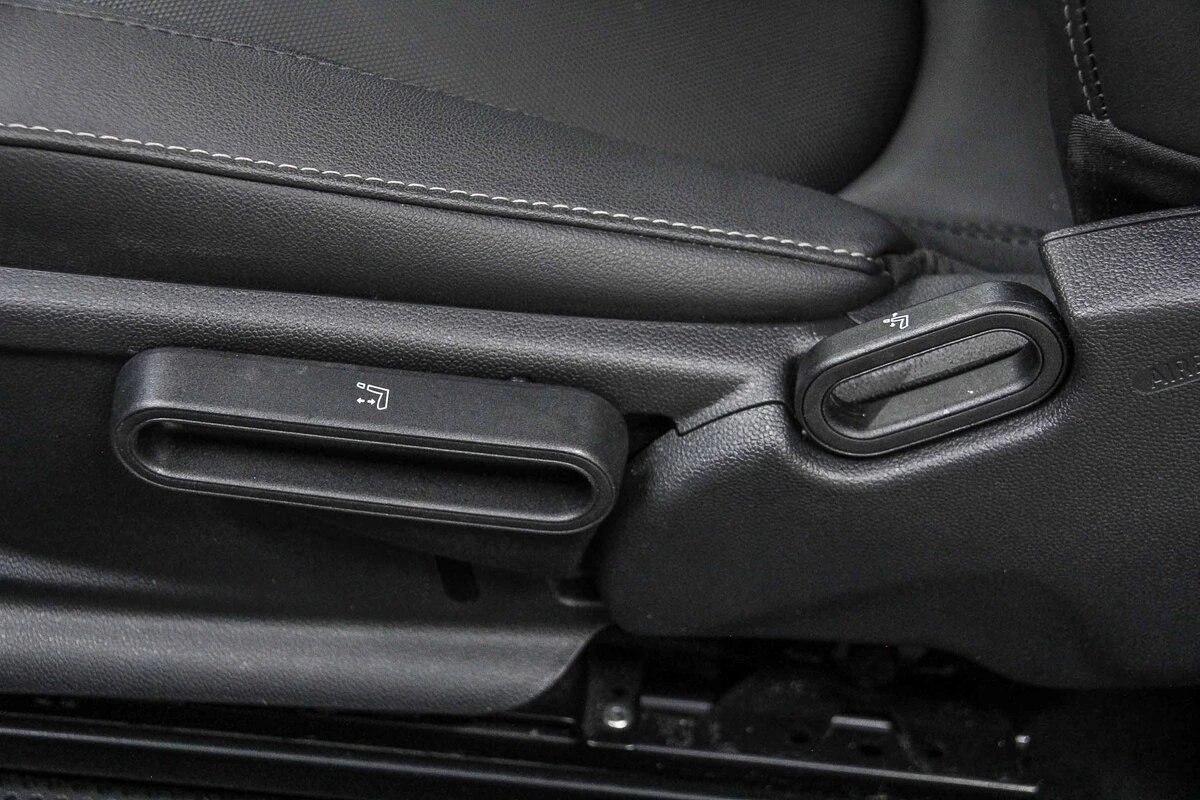 2024 MINI Hardtop 2 Door SE - Photo 21
