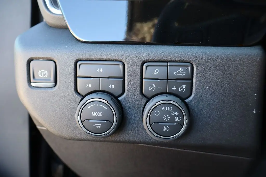 2026 Chevrolet Silverado LT photo 15